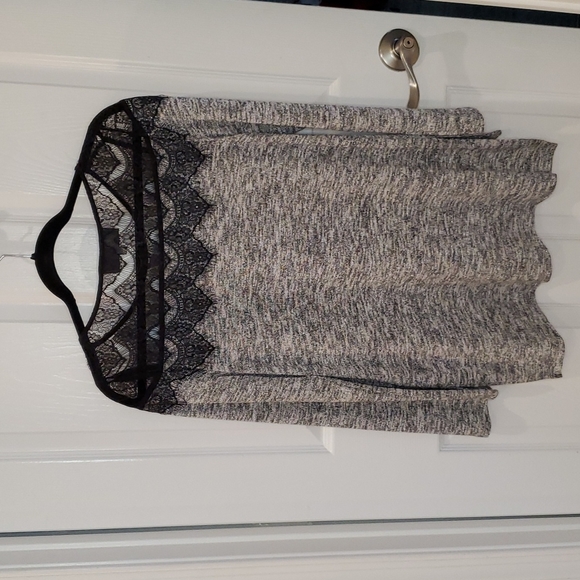 Anthropologie NWT Sparkly Grey Sweater Top with Black Lace Trim! ❤❤❤ - Picture 8 of 16